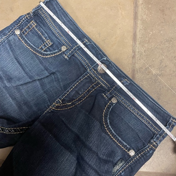 Silver Suki Mid Rise Capri - Picture 7 of 7